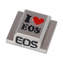 Kood krytka bleskových sánok s logom Canon EOS
